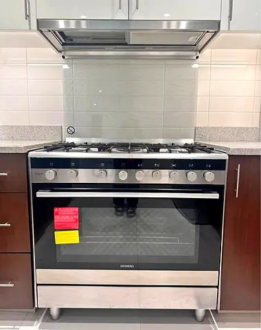 Siemens 5 Gas cooker 90 by 60cm made in Italy