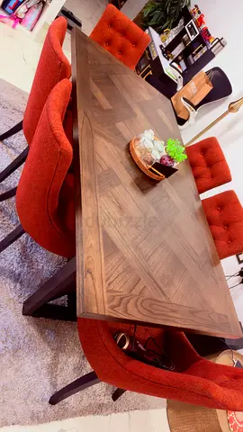Home centre dinning Table with 6 Upholstered Chairs - good Condition