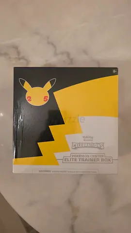Pokémon TCG - 25th Anniversary Pokemon Center ETB