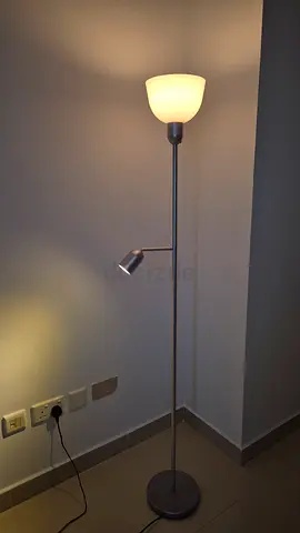 Floor standing lamp with adjustable reading light