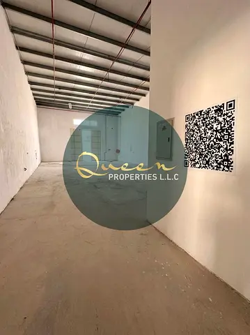 مساحة كبيرة / موقع مميز وحيوي / قريب من الخدمات والمرافق