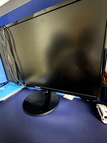 samsung monitor/ 24inch
