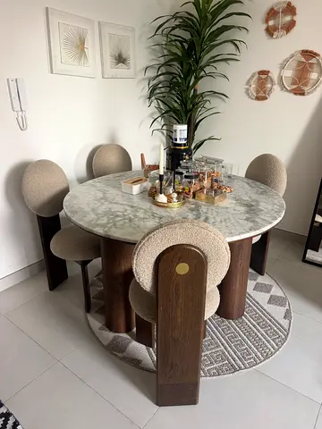 Dining table for sale