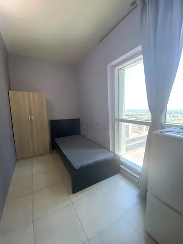 Room for rent available now
