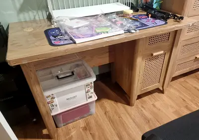 Homebox Desk with chair