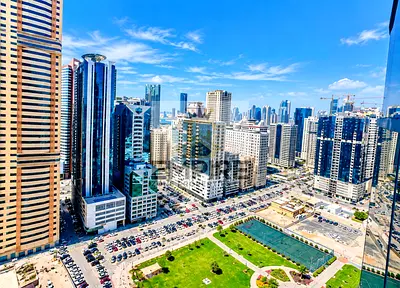 1 month free full open view big space master room, gym pool exit to Dubai