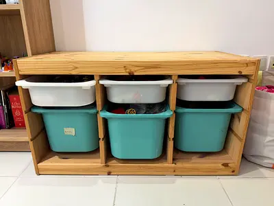 Wooden 3-Compartment Storage Unit with 6 Plastic Bins (Kids/Toys)