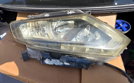 Nissan xtrail headlight