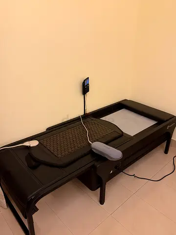 Massage bed