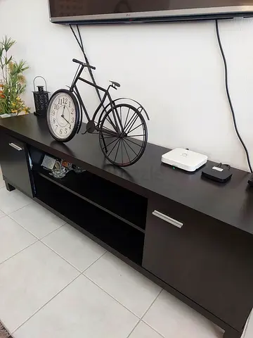 Dark wood TV unit / entertainment cabinet in good condition