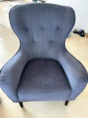 2 x Armchairs in excellent condition.