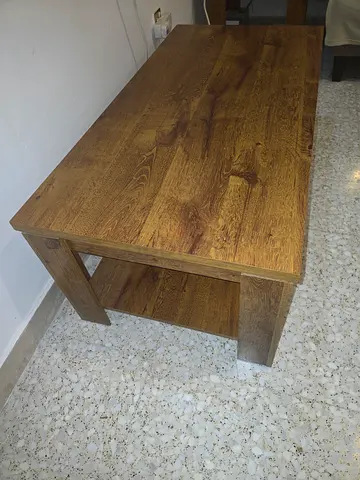 Solid wood dining/coffee bench in oak finish - good condition