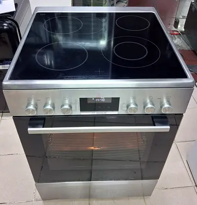 Bosch New model Full Electric Ceramic Cooker. 60Cm.