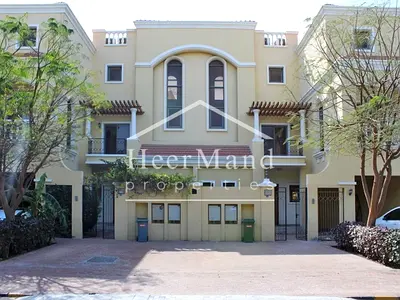 Impeccable Family Home I Large Garden I Golf View