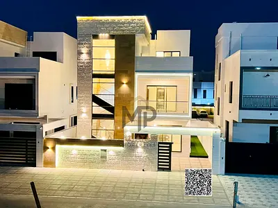 فيلا ممتازة وواسعة تضم 6 غرف نوم رئيسية موزعة على ثلاثة طوابق تشطيب جيد جدا