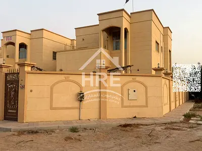 فيلا زاوية في الروضة 2 بمساحة 5000 قدم