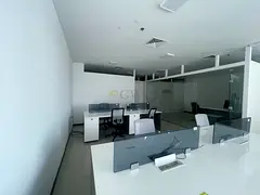 Bay Square / Fitted office with partition