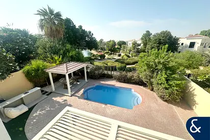 Upgraded 4 Bed | Pool | Vacant | Lake View