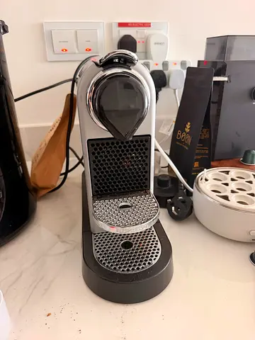 Nespresso CitiZ Coffee Machine with Milk Frother (Silver)