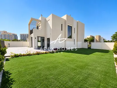 Fairway Backing | Private Garden | Family Space