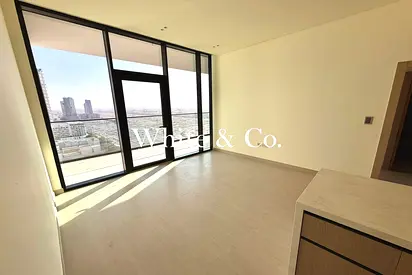 Brand new | open kitchen | large layout