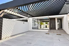 Brand new | Vastu Unit | Single Row | Near Pavillion
