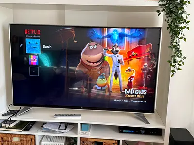 LG 55” Smart TV - Ultra HD 4K