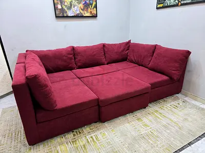 Comfortable maroon 6-seater modular corner sofa (good condition)