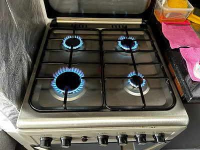 Gas stove with oven griller, 4 burner