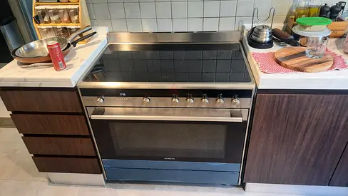 Siemens brand electric cooker iq700 model 5 burner 90 / 60 cm