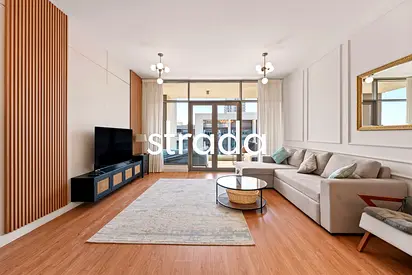 Upgraded l Fully Furnished l Prime Location