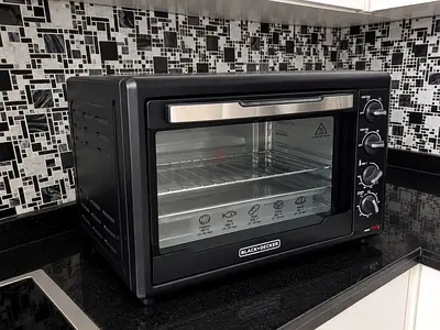 Black & Decker countertop electric oven - good condition