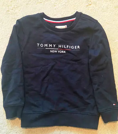 Tommy Hilfiger navy crewneck sweatshirt - kids size (Excellent condition)