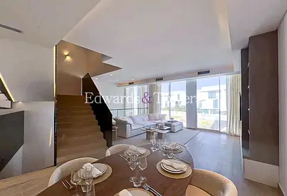 Luxury 4 BR | Rooftop Pool | Multiple Cheques