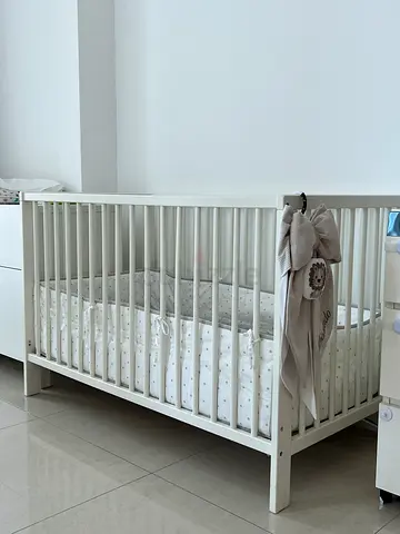 Baby crib- Ikea