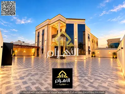 Corner villa, situated on a street and a side alley, with a land area of ​​6,200 sq. ft. and a buil