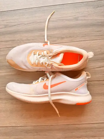 Lightweight Nike women's sneakers - cream with neon orange accents, size 41