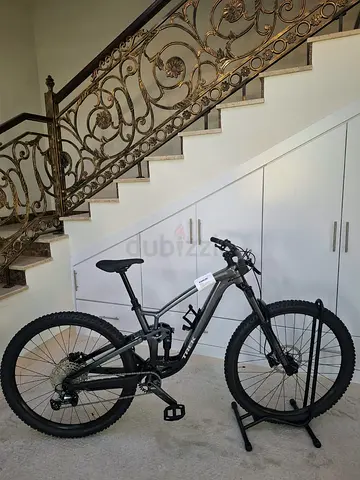 For Sale : Trek Mountain bikes Fuel EX 5 Gen 6 full suspension
Brand new
