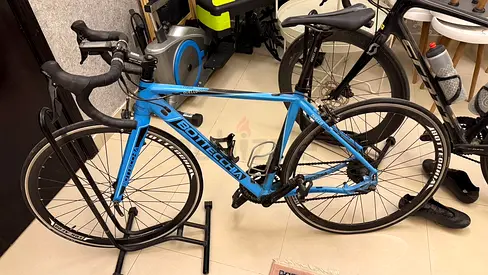 Bottecchia Road Bike - Lightweight Carbon Frame, Size Medium