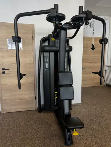 TECHNOGYM pectoral / reverse fly. Brand new condition