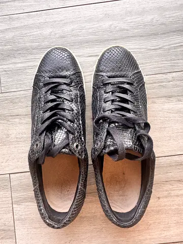 Black real leather low top Massimo Dutti sneakers, size 40, top condition