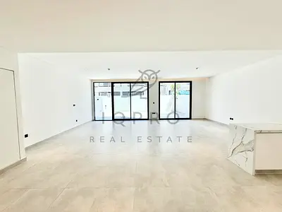 Spacious | Kitchen appliances included | Ready to move