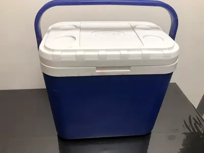 Picnic cooler ice box, Mega brand, 30 liters capacity, vgc, AED 50