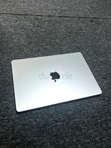 macbook air M2 2022 13.6inch with perfect bettery life (selling in hurry)