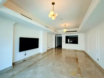 Unfurnished | Mid Floor | Vacant