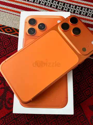 Orange iPhone 17 pro Max with box - Good condition
