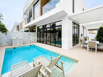 Unfurnished | Corner unit with pool fitted