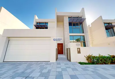 Upgraded | Furnished | Corner Villa | Vacant