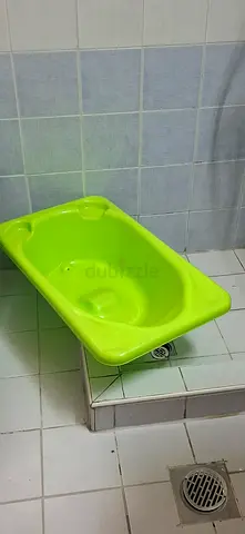 Baby bath tub