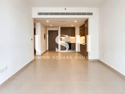 Large Terrace | Access to Pool | Multiple Cheques